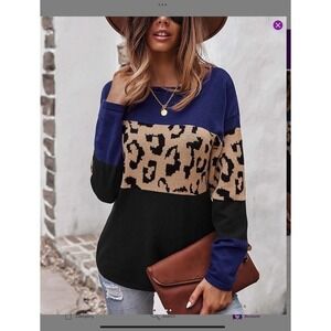 Blue Leopard colorblocked sweater sz Large